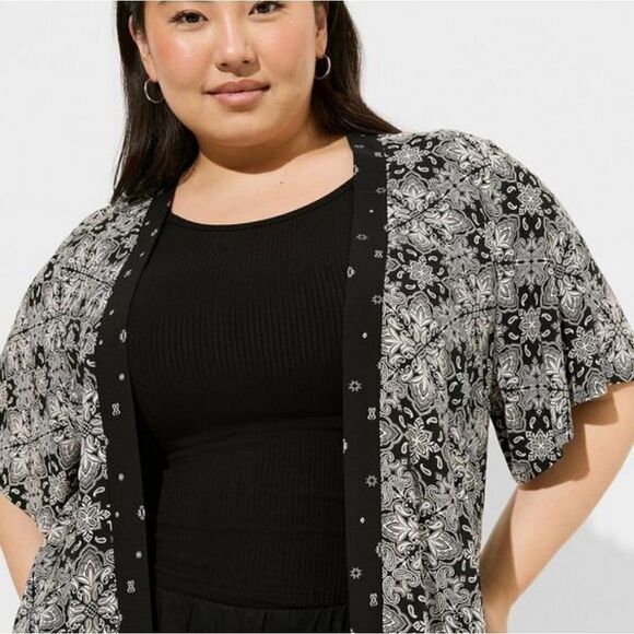 Torrid Kimono NWT Size 3 - Picture 2 of 4